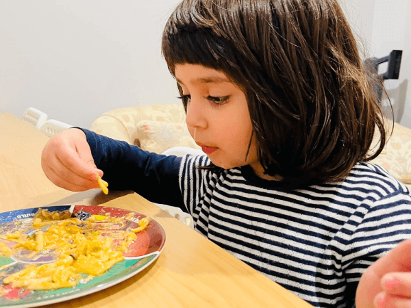 Healthy eating habits start with nom! Children