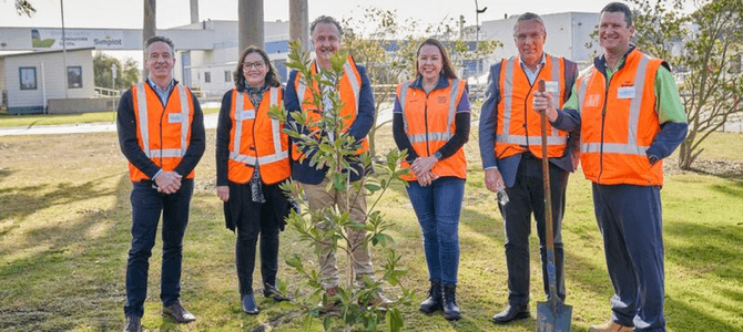 six people wearing reflectorized vest